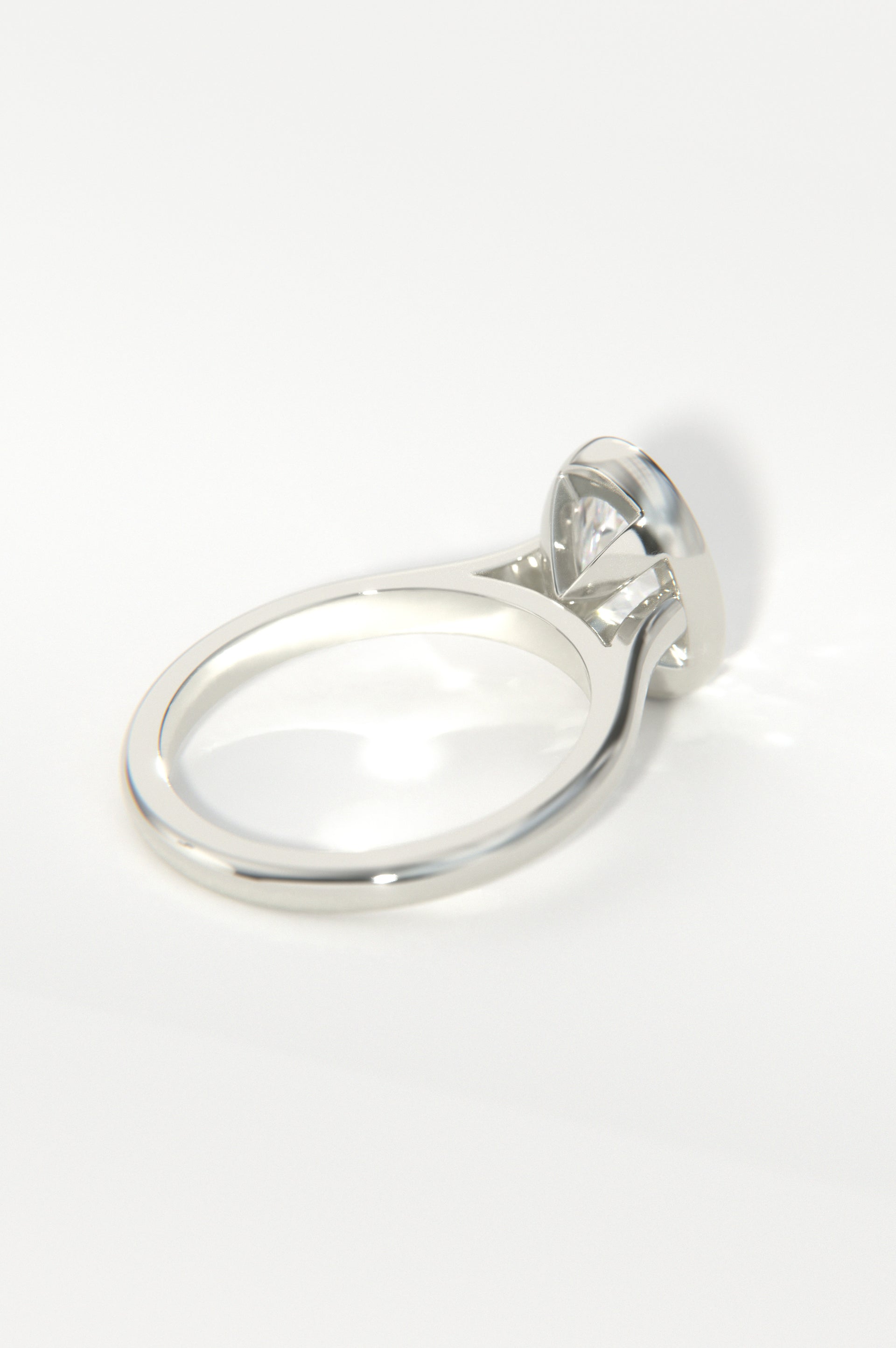 Studio - Oval White