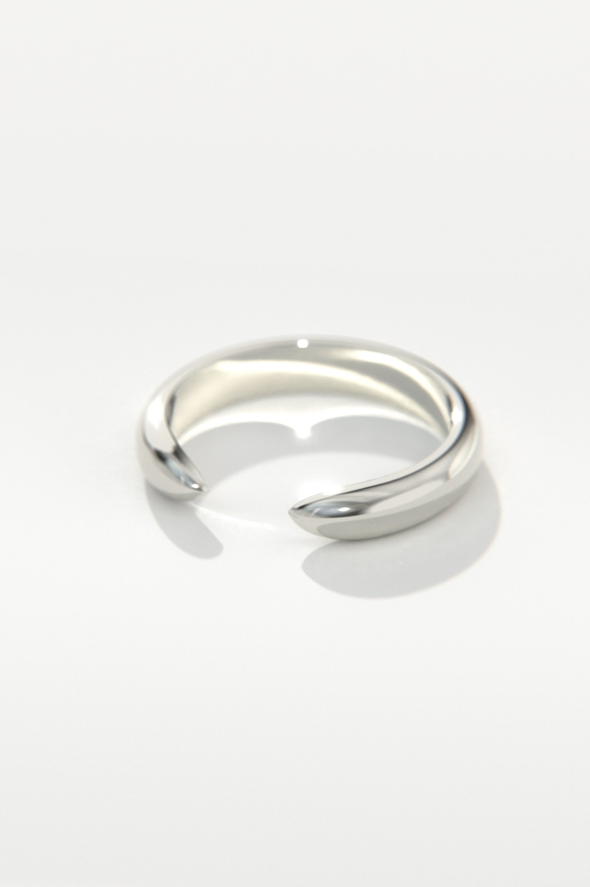Poise White