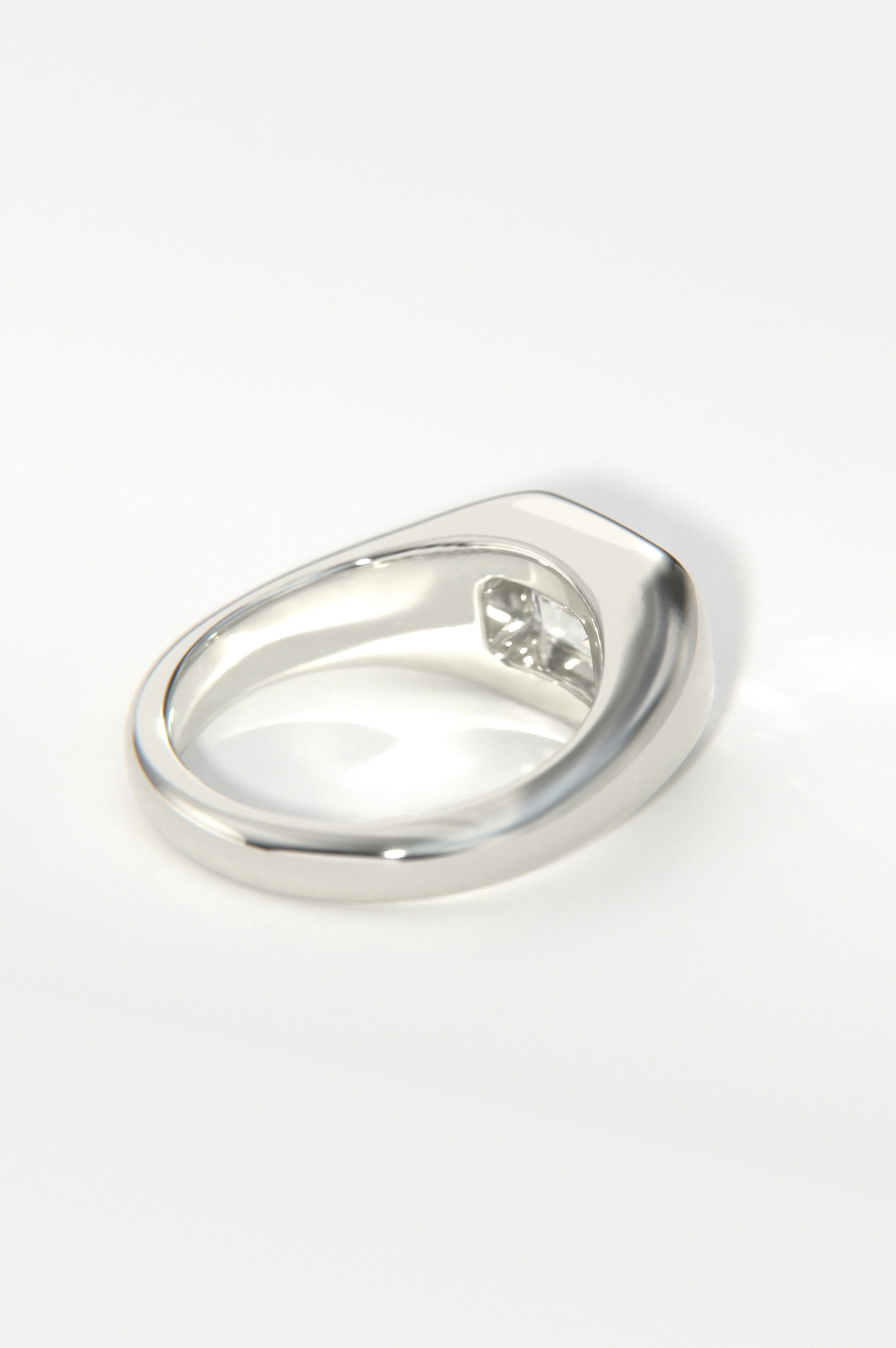 Trove White