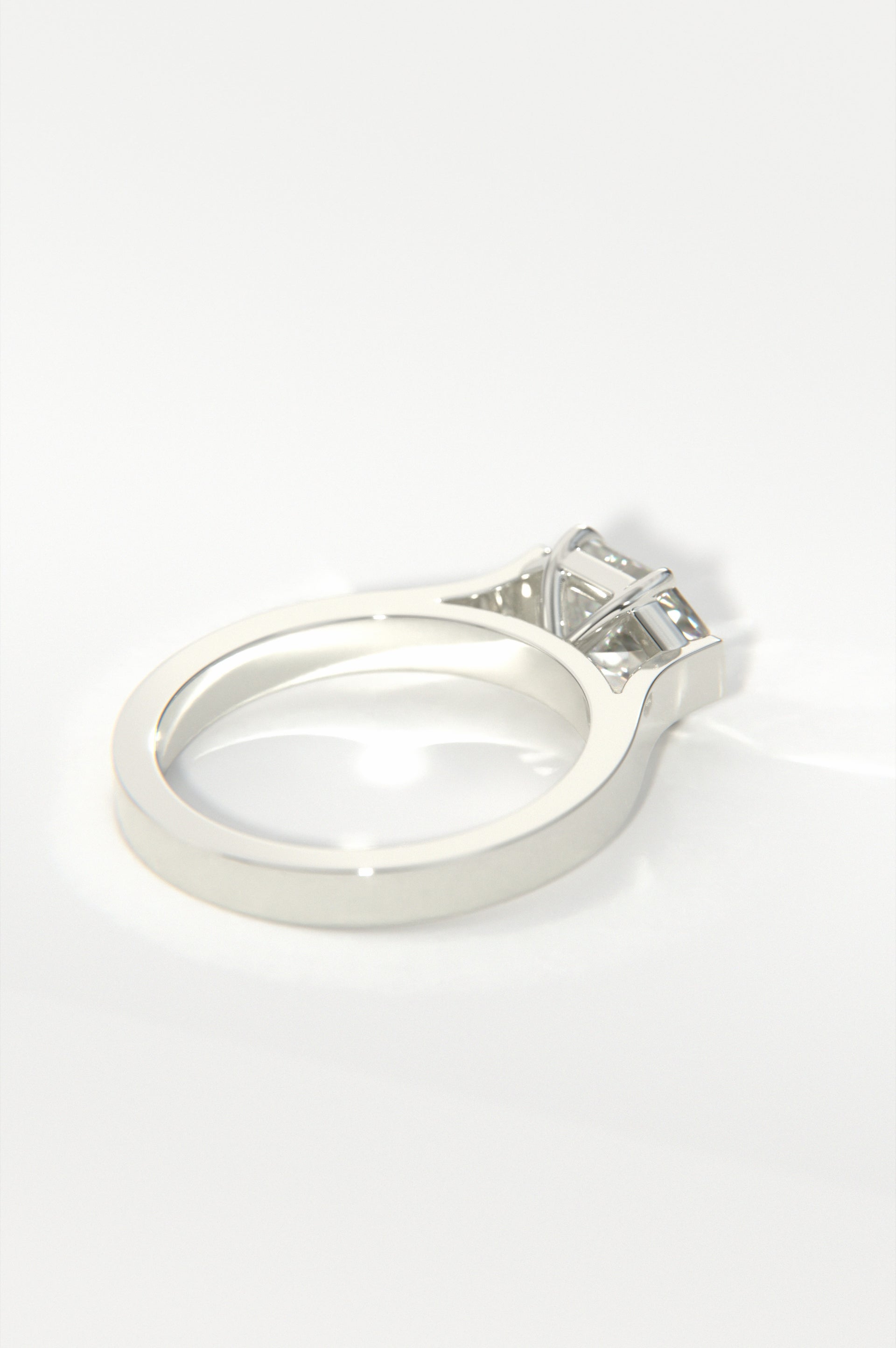 Prisma White