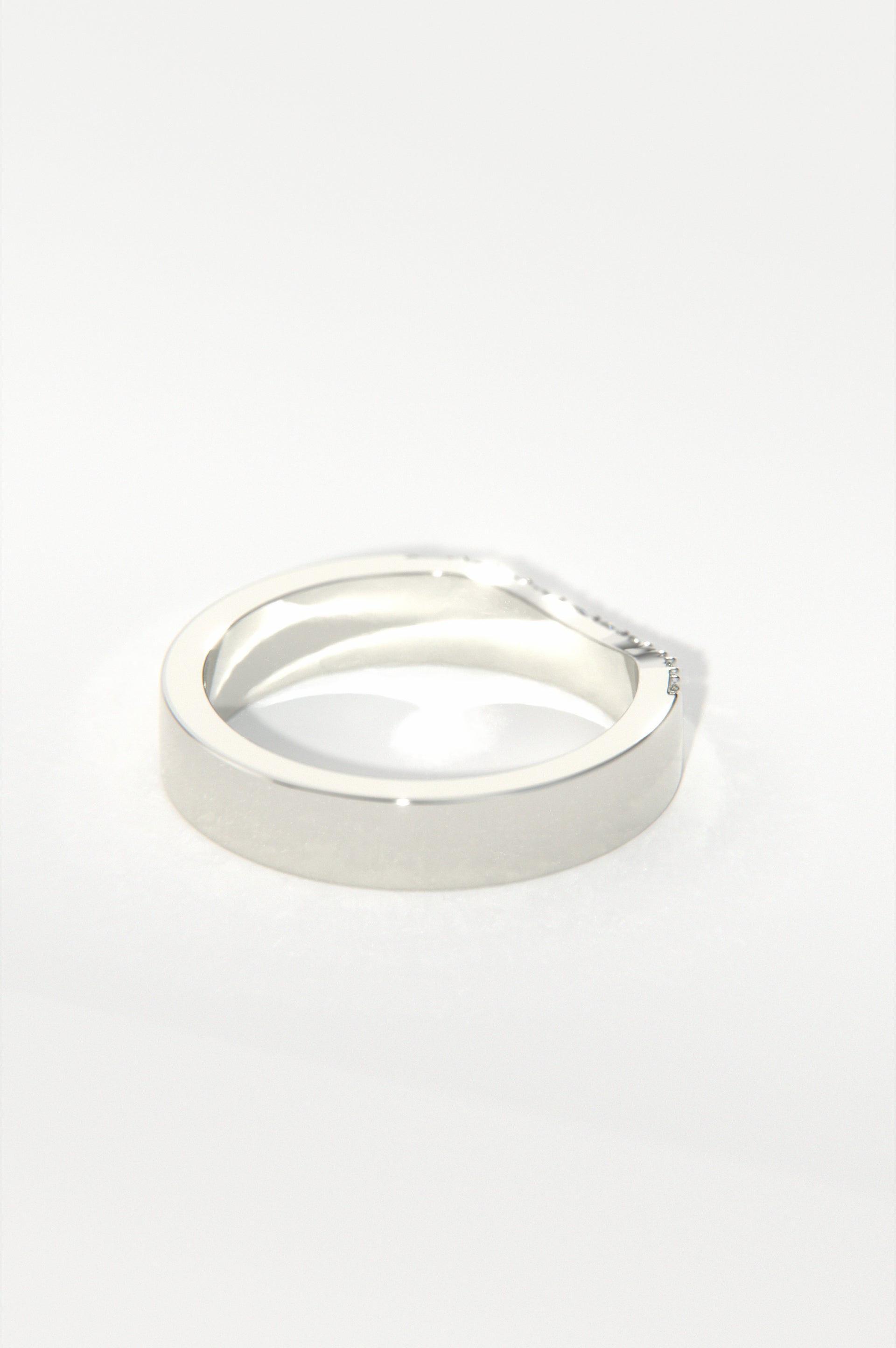 Gleam White